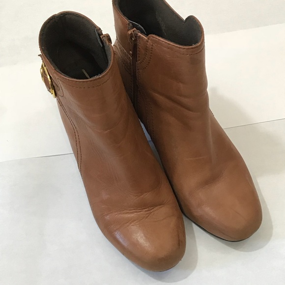 clarks tan leather ankle boot